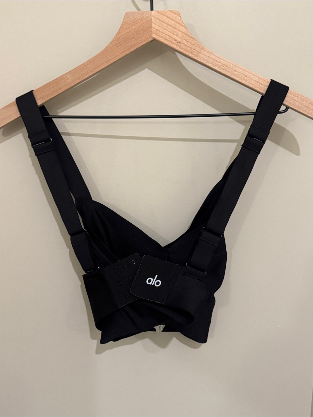 ALO airlift strength bra - Picture 4 of 7